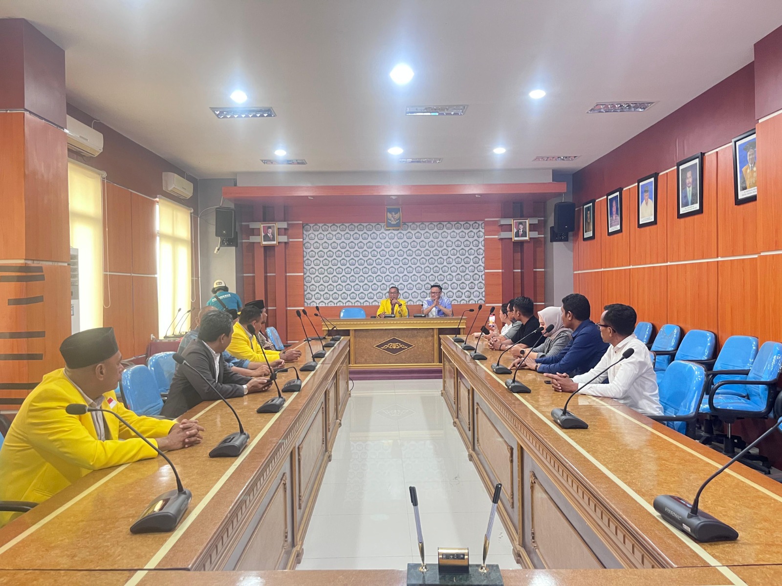 Jumat, 08 Agustus 2025, secara resmi Ketua Umum DPN PERADI SAI (Harry Ponto, S.H., LL.M) dan menandatangani MoU terkait Pendidikan, Penelitian, Pengabdian kepada Masyarakat dan Peningkatan kualitas SDM dengan Rektor Universitas Khairun Ternate dan Dalam agenda tersebut dilanjutkan dengan Penandatanganan Kerja Sama pelaksanaan Pendidikan Khusus Profesi Advokat (PKPA). antara DPC PERADI SAI Halmahera Utara dengan Dekan Fakultas Hukum Unkhair.