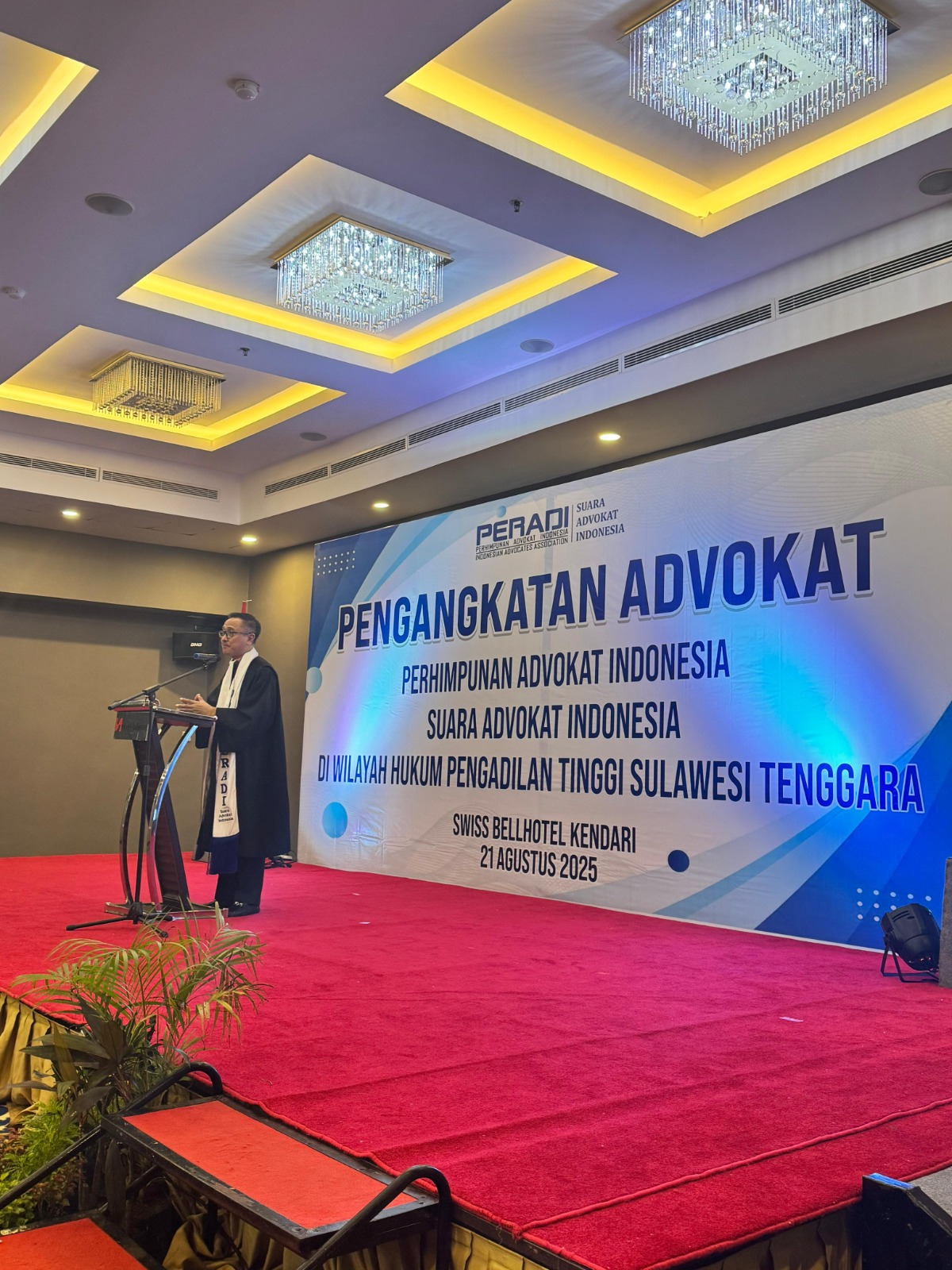 DPC PERADI SAI Kendari melaksanakan Pengangkatan dan Penyumpahan pada 21 sd 22 Agustus 2025 di Ball Room Hotel Horison Kendari dan Pengadilan Tinggi Sulawesi Tenggara, dan acara dibuka oleh KETUM DPN PERADI SAI (Harry Ponto, S.H., LL.M) dan Ketua Komite Magang dan Pengangkatan Advokat (Tommy Sugih, S.H.), dengan peserta yang dilantik sebanyak 17 calon advokat.